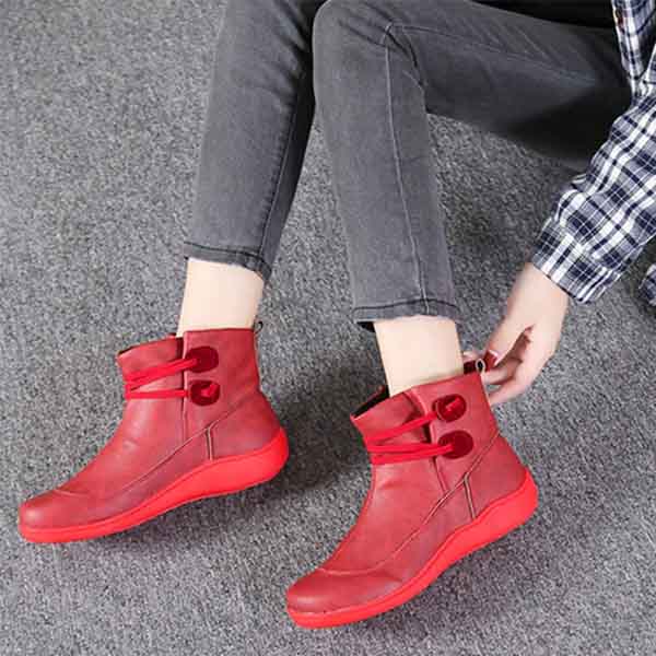 Bota Feminina de Couro Cano Curto | LadyLike
