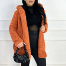 Casaco Feminino Teddy Longo com Capuz e Forro Peluciado